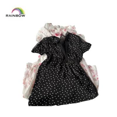 China Hongyang mixed fashion high quality used clothes used dresses balls for sale