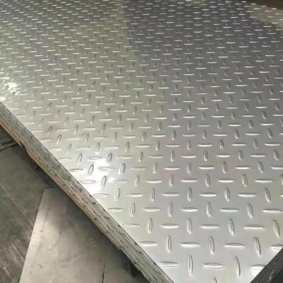 China JIS SUS410 SUS420 Stainless Steel Checkered Plate Length 2000mm 2440mm 3050mm 3500mm for sale