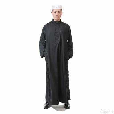 China Modest Muslimah Styling Wholesale Arab Muslim Men's Pure Color Liturgical Vestments Washed Cashmere Robes Qatari Long Robes for sale