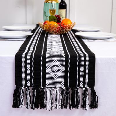 China Beautiful Decoration Stock American Style Cotton Tassel Striped Table Runner Living Room Meeting Room Table Runner for sale