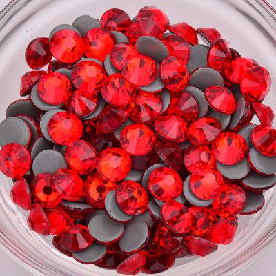 China Flatback SS 6 Color 8 10 12 16 20 30 Red Fix Rhinestone Glass Hot Iron On Crystals Strass Flatback Hotfix Crystal Rhinestone for sale