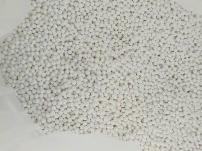 중국 High Pore Volume White Beads Activated Alumina Desiccant 300-320m2/g BET 150-160N 판매용