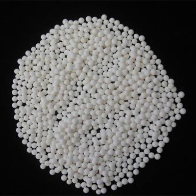 Cina KA402 White Activated Alumina Water Treatment Media for Defluorinating in vendita