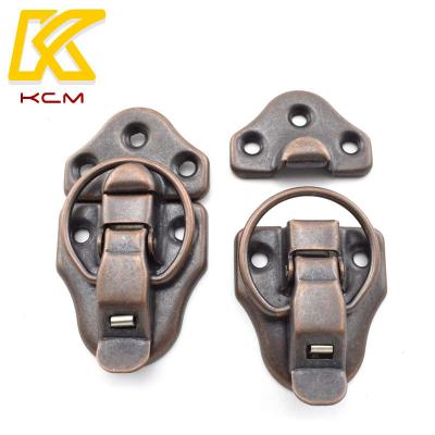 China Antique Retro Style Toggle Latch Bronze Duckbilled Wooden Box Auto Latch Hook Latch Metal Case Box Buckle for sale