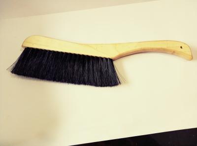 China Custom Wood Handle Cleaning Brush For Bed Carpet Mat Cleaning for sale