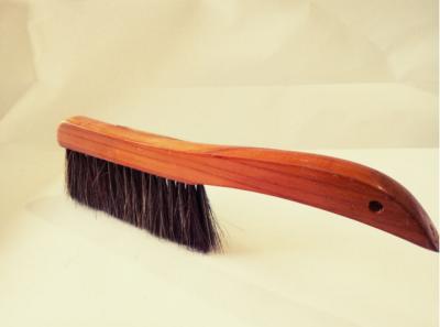 China Eco Friendly Classic Wooden Dust Cleaner Brush For Bed Cleaning for sale