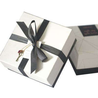 China China Manufacturer Wholesale White Luxury Handmade Gift Box With Ribbon Lid for sale