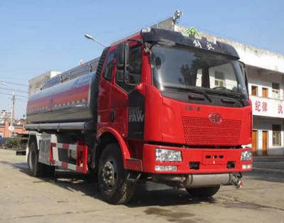 China 11600L Capacity Oil Tank Fuel Tanker Truck Euro IV Emission Standard Oil Tanker Truck For Sale 4040ml for sale