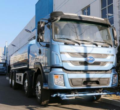 China BYD 8*4 12wheels 30 tons water tanker truck electric cleaning > 8L for sale