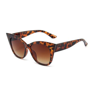 China 2021 Wholesale Cheap Oversized Ladies Sun Glasses UV400 Logo Vintage Leopard Women Sunglasses Cat Eye Fashion Designer 2022 New for sale