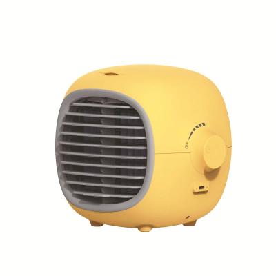 China 200ML Hotel Lemon Water Cooling USB Fan Charging Mini Desktop Spray Air Conditioner Fan Turbo Wind Mute Humidification Fan for sale