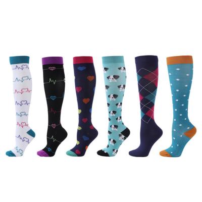 China Breathable Hot Sale Custom Design Socks Custom Logo Anti Slip Socks Sports Funny Socks Sports Fashion Men Hot Color for sale