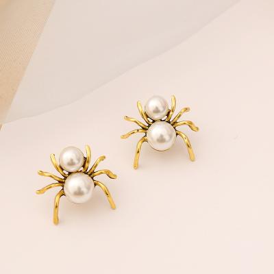 China 2021 creative CLASSIC personality new arrival spider stud earrings for women pearl earrings for sale