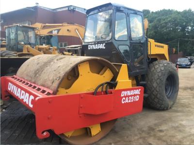 China Dynapac CA251D utilizó el rodillo vibratorio/el rodillo de camino usado con el motor de la refrigeración por agua en venta