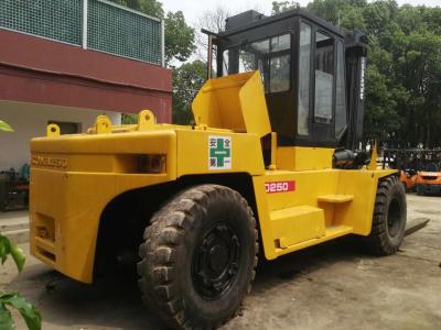 China Caminhão de empilhadeira diesel usado pesado japonês KOMATSU de 25 toneladas FD250 com deslocador lateral à venda