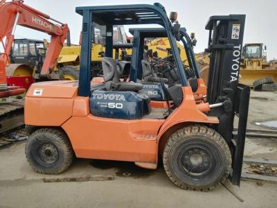 Κίνα 2011 χρησιμοποιημένο έτος Forklift diesel φορτηγό Toyota FD50 με το ύψος ανύψωσης 6m προς πώληση