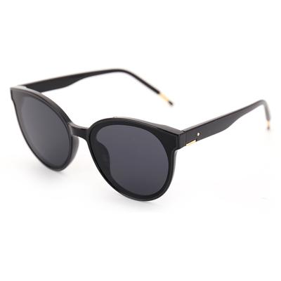 China Fashion sunglasses 3117 custom logo black uv400 trendy frame polarized sunglasses for sale