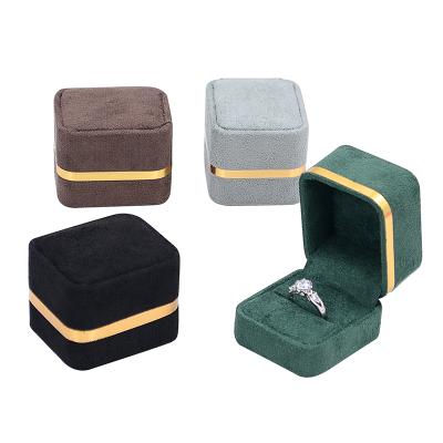 China Recyclable Wholesale Velvet Engagement Ring Antique Wedding Jewelry Packaging Boxes With Logo for sale