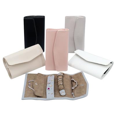 Κίνα Luxury Velvet Ring Jewelry Roll Travel Packaging Pouch Bag Recyclable Custom Organizer Logo Pu Leather Jewelery Holder προς πώληση