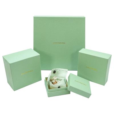 中国 Jewelry Packaging Box China Manufacturer Bracelet Ring Earrings Jewelery Packing Box Paper Gift Packaging Jewelry Boxes 販売のため