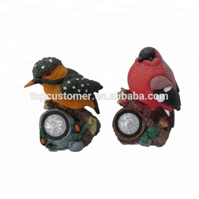 China Europe Handmade Decoration Crafts Gifts Custom Resin Logo Birds Garden Animal With Solar Led Garden Lights for sale