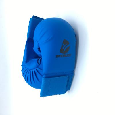 China Custom Comfortable Karate Gloves Taekwondo Training Boxing Gloves Karate Hand Protector for sale