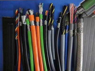 China El alto cable especial flexible para la fricción encadena EKM71100 10Cx0.2sqmm para la máquina o los equipos que doblan con frecuencia en venta