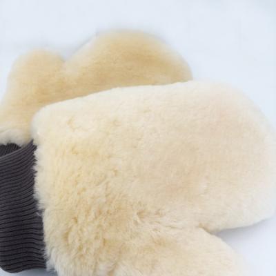 China Wool Car Wash Lambswool Sheepskin Wax Wash Mitt For Auto Car for sale