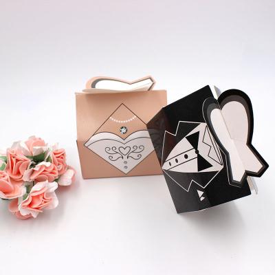 China Recycled Materials Bride and Groom Candy Box Wedding Gift Bag 3d Cartoon Western Wedding Gift Boxes for sale