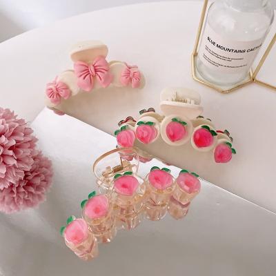 China Wholesale Korean Sweet Fashion Peach Fairy Clip Hair Claw Cut Acrylic Pink Bear Hair Clip Hair Accessories for sale