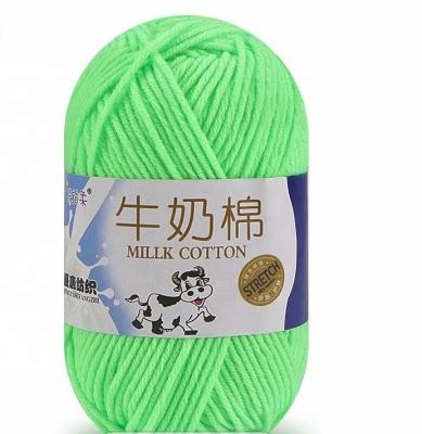 China Anti-Static Promotional Products Customized Fancy Milk Hand Knitting Eco-friendly Soft Cotton Blended Yarn DIY Knitting Yarn for sale