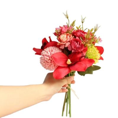 China Eco-friendly Materials Factory Wholesale Cheapest High Quality Red Silk Flowers Artificial Home Plant Small Bouquets for sale