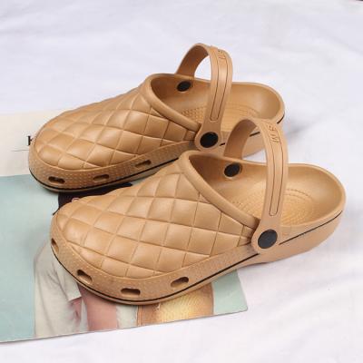 China Damping 2022 summer new wholesale flat leisure fashion PVC non-slip sandals for women and ladies for sale