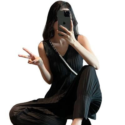 China Other Style Fashion Hot Selling Beautiful Black Summer Refreshing Female Pleated Dress Clothes Jumpsuit for sale