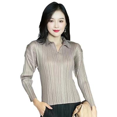 China Breathable 2022 Manufacturers Customize Woman's Fashion Zipper Solid Stripe Pleated Upper for sale