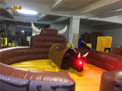 China Rodeo Bull que monta el alquiler mecánico inflable de los 5m Bull en venta