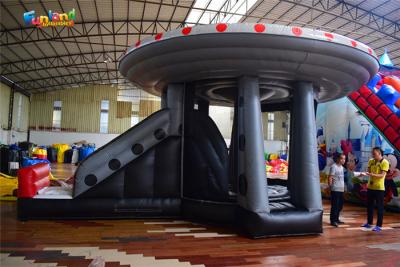 China Casas inflables universales de la despedida del UFO Jumper Slide DDP en venta