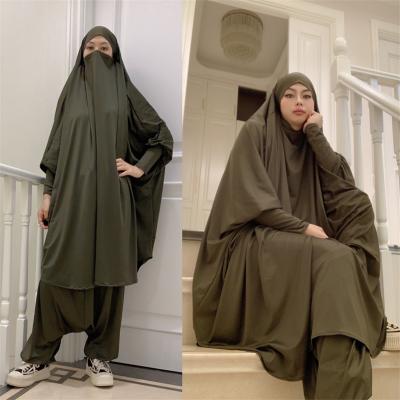 China 3054 kuwii 2021 full swing solid color robe costume jilbab 2 piece muslim prayer robe jilbab khimar free for sale