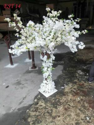 China Mini Small Park Table Centerpiece Floral Backdrop Artificial Cherry Blossom Tree For Wedding Decoration for sale