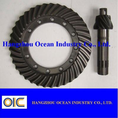 中国 Crown Wheel Pinion Steel Carburized Spiral Bevel Gear with Low Noise 4.11 Ratio 販売のため