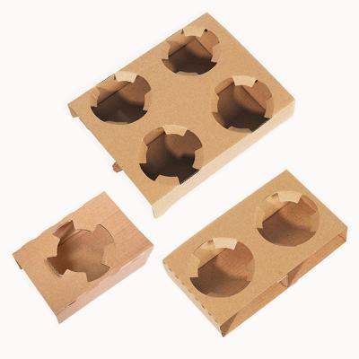 Chine Porte-gobelets en papier kraft isolant à usage unique Porte-gobelets en papier kraft ondulé pour emballage à emporter en plateau à vendre