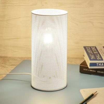 China 2018 Newest Cylinder iron mesh table lamp for sale