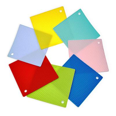 China Mat Heat Multi-Purpose Honeycomb Square Viable Direct Insulation Silicone Kitchen Tools Factory Anti-Scalding Protection for sale