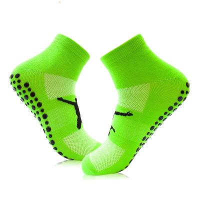 China Non Slip Anti-Slip Grip Socks For Indoor Trampoline Park Grip Knocks North Trampoline Anti-Slip Socks High Top Trampoline for sale