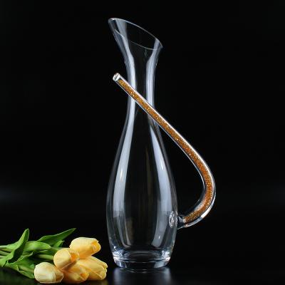 China Custom Gift Manual Grinding and Polishing Red Wine Decanter Handmade Glass Decanter with Handle for sale