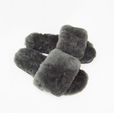 China Flat Real Fur Slides OEM Sheepskin Slippers Natural Fur Slippers for sale