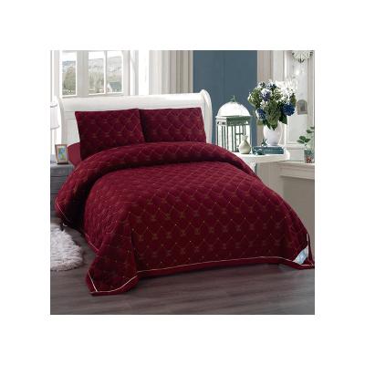 China 100% European and American Style Household Comforter Bedspread Polyester Microfiber Bedding Set for sale