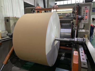 China El solo lado PE cubrió el papel de balanceo de Brown Kraft para la industria de las bebidas en venta