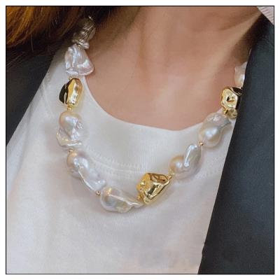 China Vintage Elegant Baroque Freshwater Pearl 18k Gold Plated Brass Link Chain Chunky Choker OT Necklace Jewelry for sale