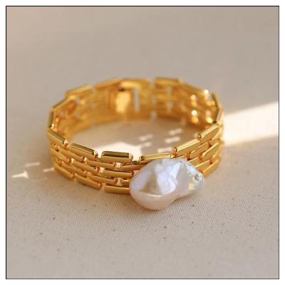 China Retro Vintage Design Brass18K Gold Watch Chain Pearl Gold Chain Link Bracelet Wide Natural Baroque Bracelet for sale